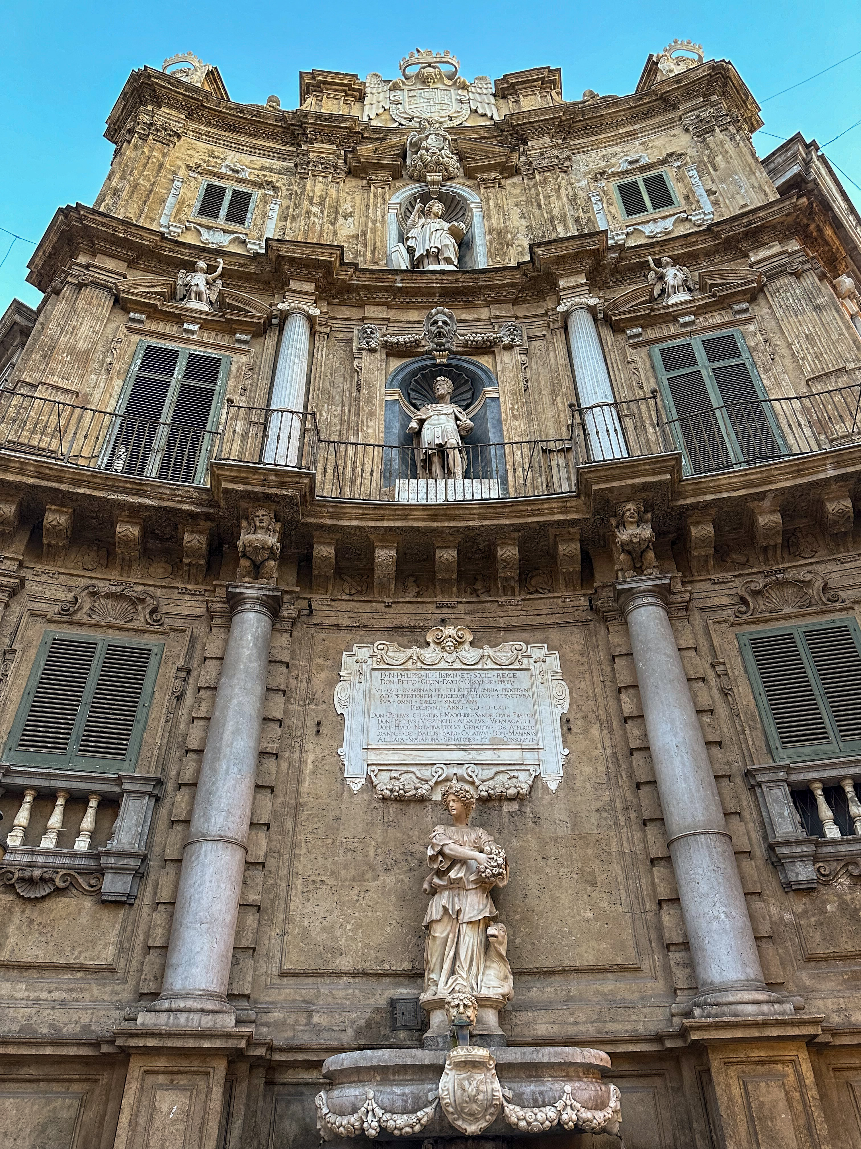 quattro canti - piazza villena
